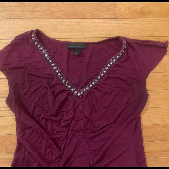 Stunning Express Design Studio burgundy sleeveless jeweled v neck top size large - Picture 6 of 8